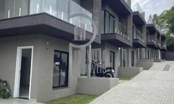 Imagem: Sobrados novos, em condomínio fechado