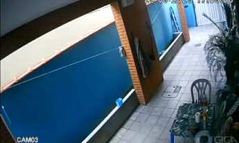 Imagem 2: Casa Triplex Frente de Rua e Independente 2 Quartos e 2 Vagas Rua França Leite Ac. Carta