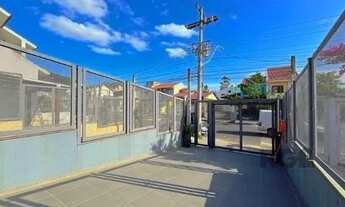 Imagem 4: Casa em Porto Alegre, no bairro Guarujá, com 3 dormitório(s), e 3 banheiros, à v