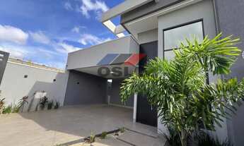 Imagem 2: CASA COM 03 QUARTOS SENDO 01 DELES UMA SUÍTE, GARAGEM PARA 2 CARROS PARALELOS, LOCALIZADA