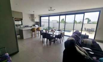 Imagem 2: Casa à venda em Campinas, Loteamento Parque dos Alecrins, com 4 suítes, com 280.78 m²