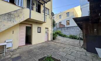 Imagem 7: Casa histórica no coração de Garibaldi, em frente à Igreja Matriz