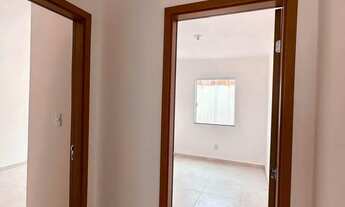 Imagem 5: Casa Nova 2/4 com Corredor Lateral Pronta para Morar no Mangabeira