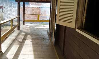 Imagem 4: Casa pré- fabricada de madeira maciça