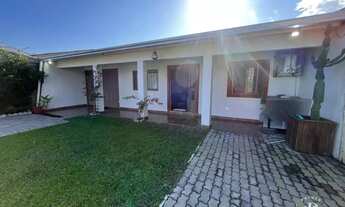 Imagem: Casa com 4 dormitórios, churrasqueira