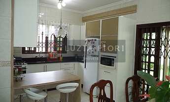 Imagem 7: Casa à venda no bairro América, Joinville/SC Sobrado localizado em rua nobre do bairro