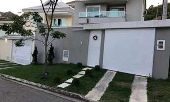 Imagem 2: Casa duplex no Condominio Vale do Ipê