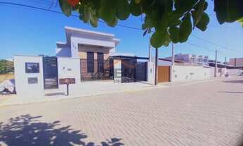 Imagem 2: Casa para Venda em Balneário Piçarras, Itacolomi, 2 dormitórios, 2 suítes, 4 banheiros, 2