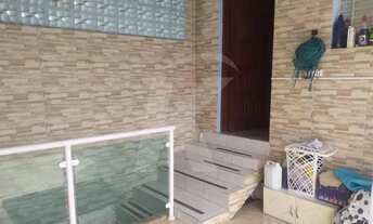 Imagem 6: Sobrado de 03 andares, perto do horto florestal