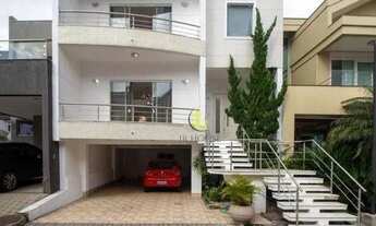 Imagem 2: EXCELENTE CASA Casa com 3 dormitórios