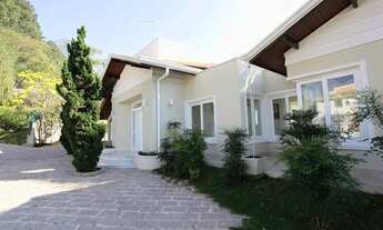 Imagem 5: Casa de condomínio térrea para venda possui 800 metros quadrados com 4 quartos