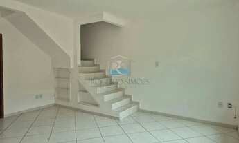 Imagem 2: Charmosa casa em condomínio na Granja dos Cavaleiros/Macaé-RJ - Com duas suítes