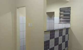 Imagem: Alugo Kitnet com cozinha americana e área