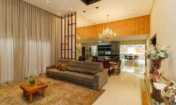 Imagem 2: Casa mobiliada à venda e/ou para locação no Condomínio Pitanguá 4 quartos (3 suítes), 275