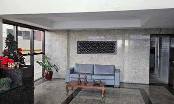 Imagem 2: Imóvel para venda tem 194 metros quadrados com 4 quartos em Boa Viagem - Recife - PE