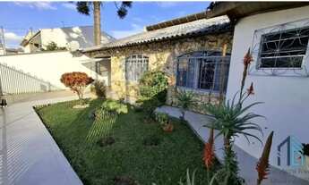 Imagem 2: Casa, terreno com duas casas, 05 quartos c/suíte, área gourmet, no Capão Raso em Curitiba