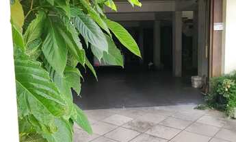 Imagem 7: CASA / SOBRADO 5D e 10 vagas 3 Banheiros - Pátio enorme c/ Jacuzi e Pergolado - Living 3 a