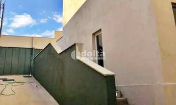 Imagem 7: Casa residencial disponível para venda no bairro Cidade Jardim em Uberlândia-MG