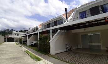 Imagem: Sobrado geminado à venda no bairro Saguaçu