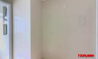 Imagem 6: Apartamento com 3 quartos para alugar por R$ 1300.00, 79.00 m2 - AGUA VERDE - CURITIBA/PR