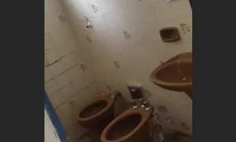 Imagem 5: Vendo casa meio terreno ,ótima localização