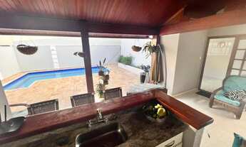 Imagem 4: Casa de condomínio para aluguel possui 345 metros quadrados com 4 quartos