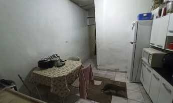 Imagem 4: Sobrado de 4 cômodos com garagem com portão automático, bem localizado