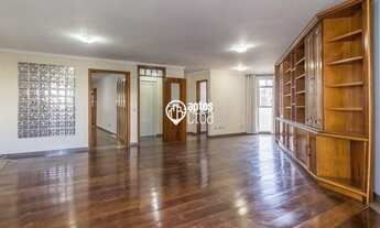 Imagem: Ao lado da Praça da Espanha, apartamento