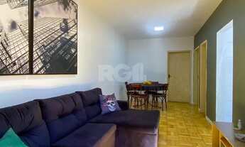 Imagem 2: Apartamento 2 dormitórios, reformado e silenciono no Centro Histórico