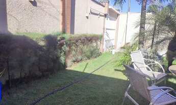 Imagem 5: Casa para aluguel e venda possui 317 metros quadrados com 5 quartos