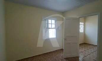 Imagem 7: Casa com 2 quartos, sala, cozinha, 2 banheiros e área de serviço, quintal