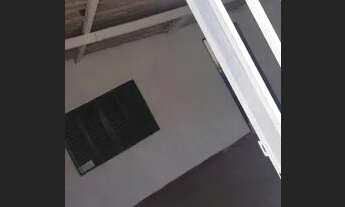 Imagem 2: Vendo casa meio terreno ,ótima localização