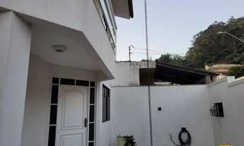 Imagem 6: Casa de 4 dormitórios, piscina em ótima localização