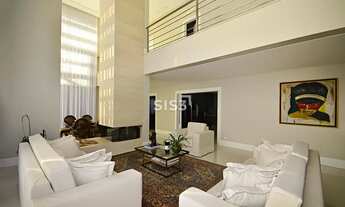 Imagem 5: Casa à venda com 4 suítes e 5 quartos, localizada em rua tranquila e sem saída em Santa Fe