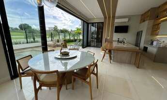 Imagem: Casa térrea de 4 suítes à venda, 243