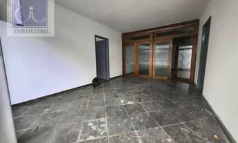 Imagem 2: Oportunidade Única! Casa Comercial Premium com 10 Salas e 6 Vagas no Coração do Jardim Esp