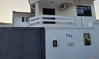 Imagem 5: Casa de 4 dormitórios, piscina em ótima localização