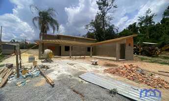 Imagem: Chácara com 3 Quartos e 3 banheiros à