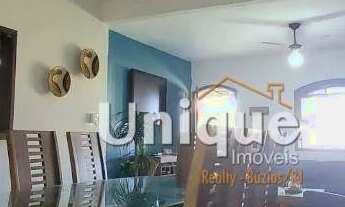 Imagem 8: Duas casas na praia