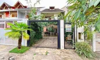 Imagem 2: Casa em Porto Alegre, no bairro Espírito Santo, com 3 dormitório(s), à venda