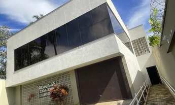 Imagem: Prédio comercial na rotatória da Uirapuru