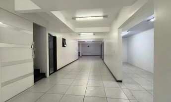 Imagem 3: AMPLA Casa TODA EM LAJE 4 dorm próxima ao centro Criciúma ACEITA PERMUTA por Apartamento