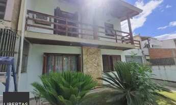 Imagem 3: Sobrado em Porto Alegre, no bairro Ponta Grossa, com 4 dormitório(s), e 4 banhei