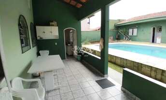 Imagem 7: Casa à venda, com 04 dormitórios, com piscina, jardim, 04 vagas cobertas no Jardim Aruan e