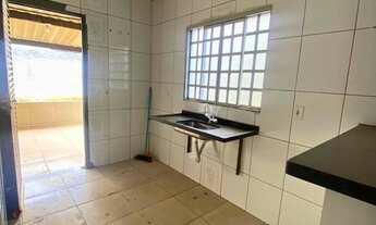 Imagem 5: Casa em condomínio Palmas I com quintal e garagem