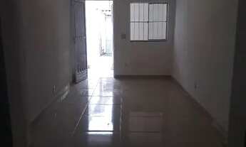 Imagem 4: ALUGO CASA toda novinha "ótima localização"