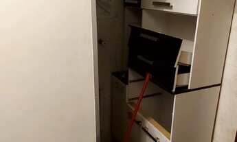 Imagem 5: Alugo uma linda Kitnet. Quarto sala cozinha banheiro uma pequena área