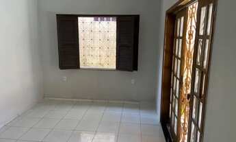 Imagem 3: Alugo essa casa toda murada garagem pra 4carros 2 quartos sala cozinha grande