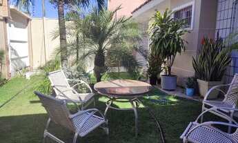 Imagem 6: Casa para aluguel e venda possui 317 metros quadrados com 5 quartos