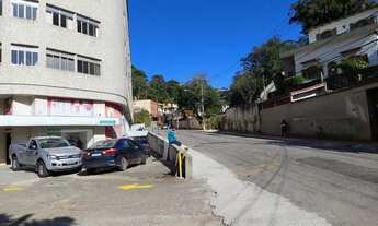 Imagem 2: Apto próximo ao centro, frente, Rua Gonçalves Dias - Petrópolis - RJ